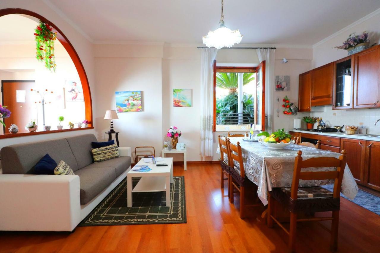 Ferienwohnung La Rosa Del Sud - De Vivo Realty Sorrent Exterior foto