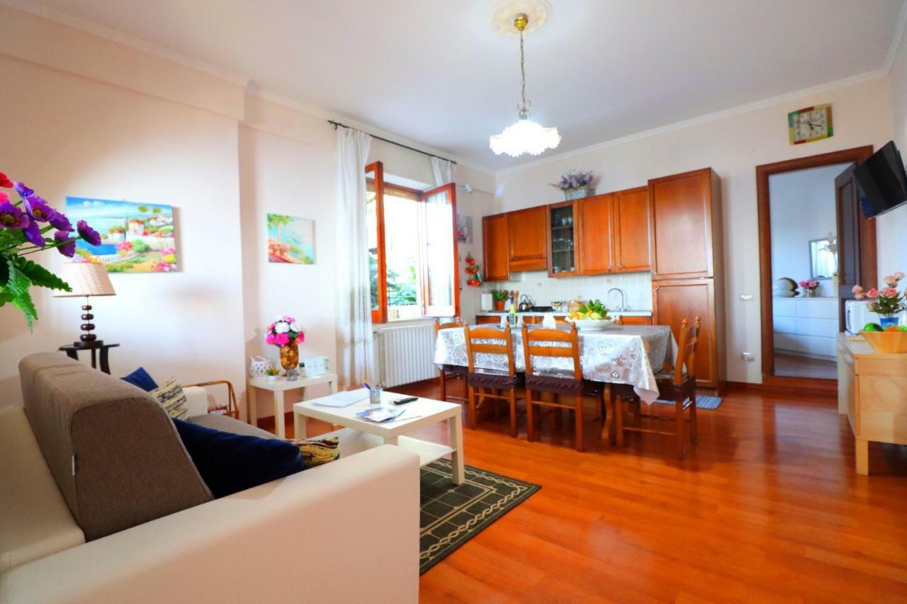 Ferienwohnung La Rosa Del Sud - De Vivo Realty Sorrent Exterior foto